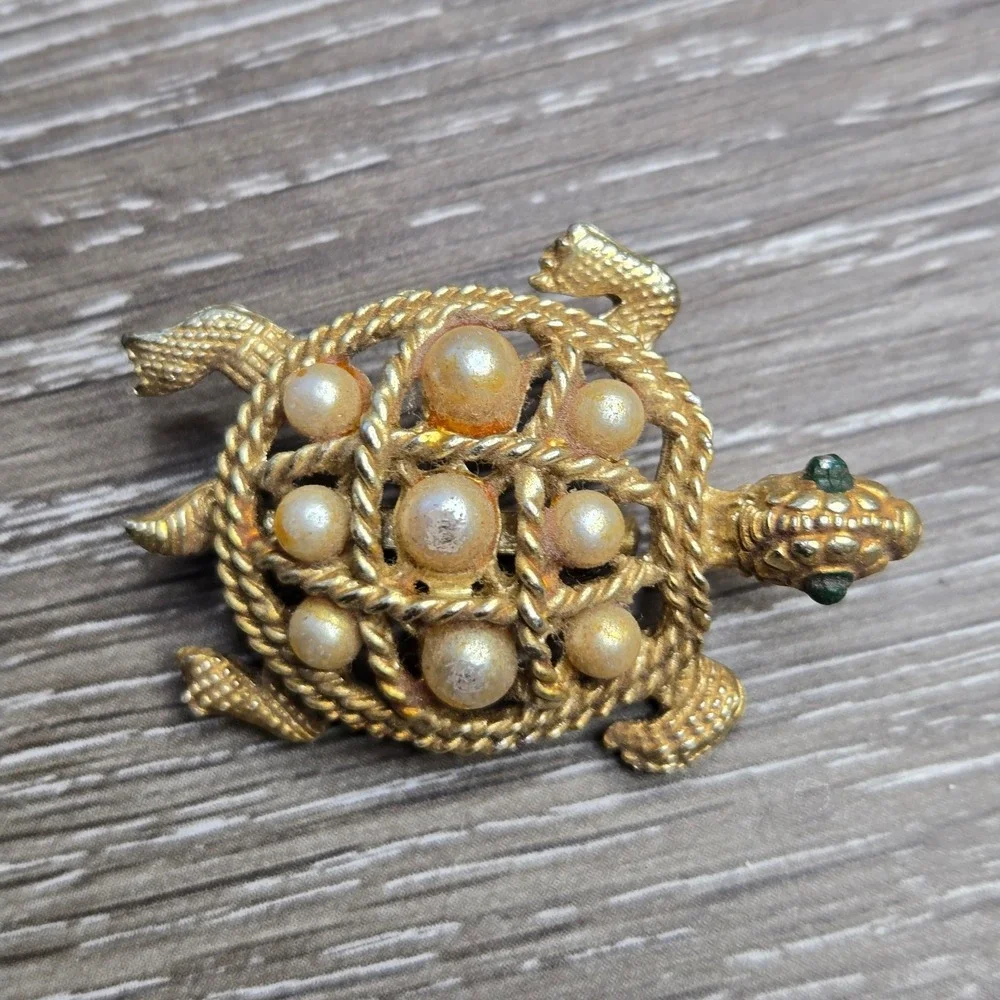 Vintage Turtle Brooch Pin Gold Tone Faux Pearl Green Eyes Figural 1.6